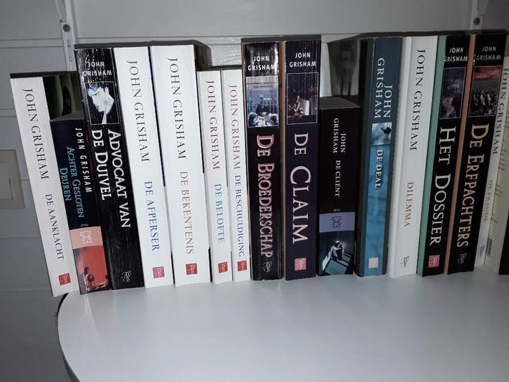 John Grisham Boekenpakket Met 30 Boeken, Boeken, Thrillers, Zo goed als nieuw, Europa overig, Ophalen of Verzenden