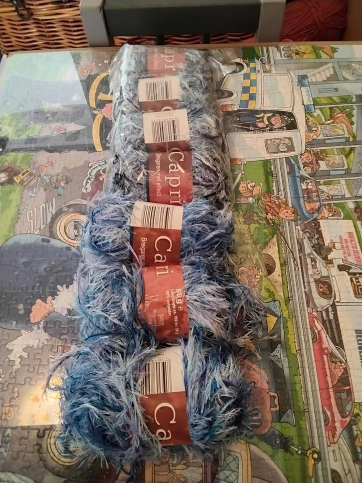 Capri Wol - Blauw/Paars - 5 Bollen, Hobby en Vrije tijd, Breien en Haken, Nieuw, Breien of Haken, Wol of Garen, Ophalen of Verzenden