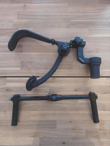 Zhiyun shoulderbracket & handlebar beschikbaar voor biedingen