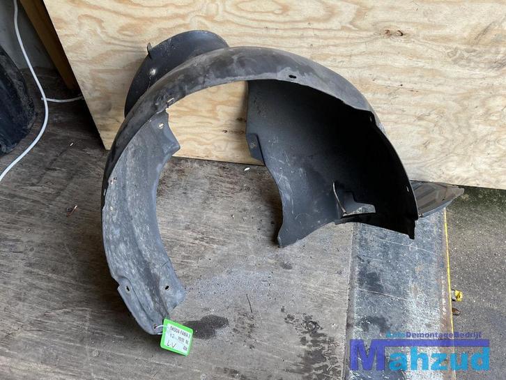 SKODA FABIA 2 rechts voor modderkuip wielkuip 2007-2014, Auto-onderdelen, Carrosserie en Plaatwerk, Bumper, Skoda, Gebruikt, Ophalen of Verzenden