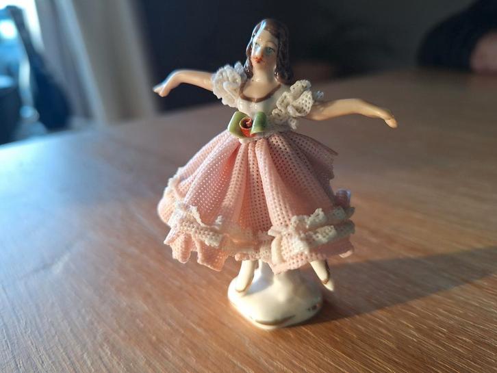 Porseleinen ballerina beeldje Dresden, Verzamelen, Beelden en Beeldjes, Gebruikt, Mens, Ophalen of Verzenden