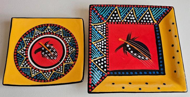 Kleurrijk handbeschilderde borden van Nambulelo Mkiva, Antiek en Kunst, Antiek | Wandborden en Tegels, Ophalen of Verzenden