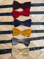 Zes nieuwe luxe velvet strikken in mooie matte kleuren., Kleding | Heren, Ophalen of Verzenden, Nieuw, Rood, Effen