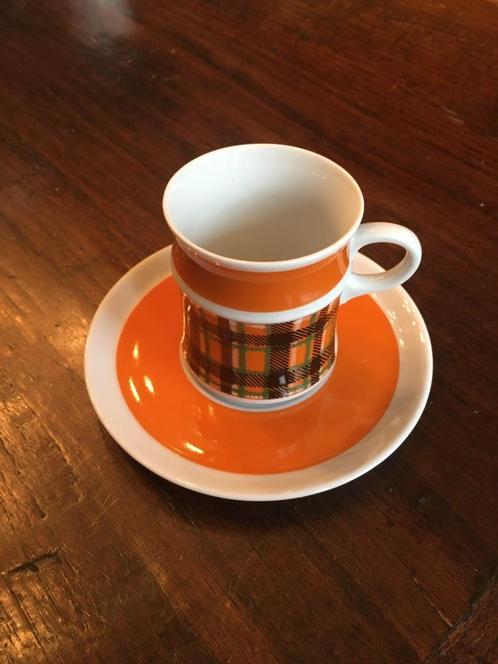 🍵Vintage Schwarzenhammer tartan kop & schotel️🏷️GRATIS, Huis en Inrichting, Keuken | Servies, Zo goed als nieuw, Kop(pen) en/of Schotel(s)