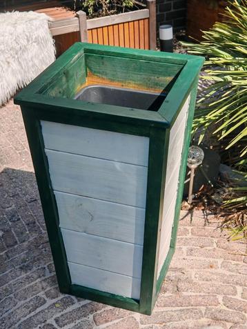 Tapse grote plantenpot 40x40x72cm beschikbaar voor biedingen