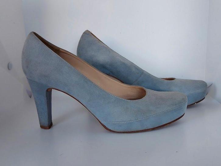 UNISA plateau pump blauw/grijs suède mt 41 hakhoogte 8 cm, Kleding | Dames, Schoenen, Zo goed als nieuw, Pumps, Overige kleuren