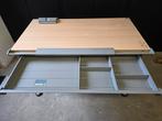 Te koop een goed onderhouden bureau van het merk MOLL RUNNER, Ophalen, In hoogte verstelbaar, Zo goed als nieuw, Bureau