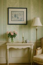 Ingelijste prent – interieur met kind en kat, Ophalen of Verzenden, Minder dan 50 cm, Schilderij, Minder dan 50 cm