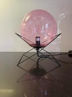 Roze GLOBE Lamp op metalen standaard, Ophalen of Verzenden, Zo goed als nieuw, Glas, Minder dan 50 cm