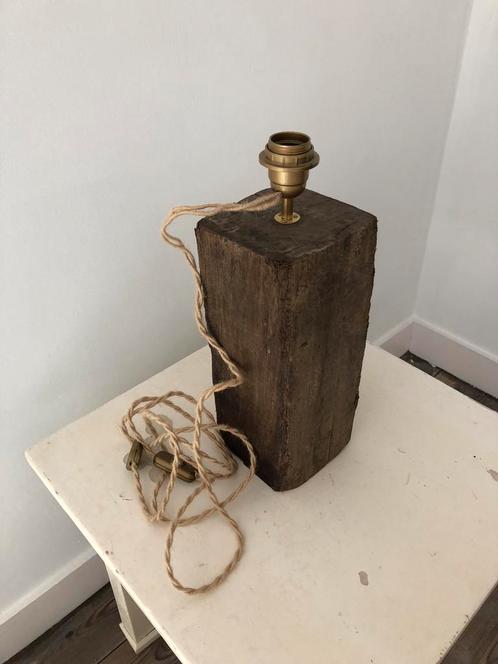 LAMP LAMPENVOET ZEER ZWAAR HOUT MOOI PATINA, Huis en Inrichting, Lampen | Tafellampen, Zo goed als nieuw, Minder dan 50 cm, Hout