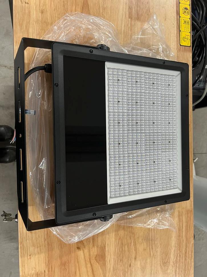 300W LED Bouwlamp - Nieuw & Waterdicht, Doe-het-zelf en Verbouw, Bouwverlichting, Nieuw, Lamp met armatuur, 200 tot 500 watt, Met statief