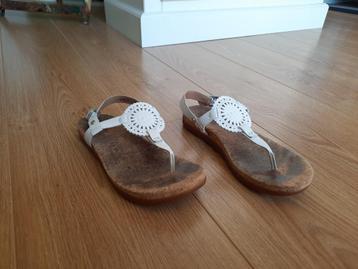 Dames Schoenen Sandalen van UGG beschikbaar voor biedingen