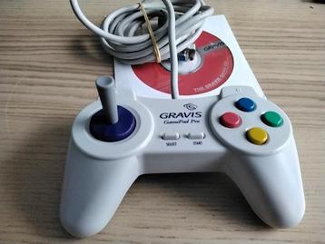 Gravis GamePad Pro met software cdrom  beschikbaar voor biedingen