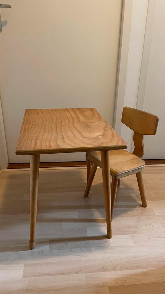 Vintage schooltafel en stoel - merk Schilte, Kinderen en Baby's, Kinderkamer | Tafels en Stoelen, Gebruikt, Tafel(s) en Stoel(en)
