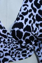 Bolero zwart/ wit Magna mt 48/50 Vaste prijs, Kleding | Dames, Zwart, Maat 46/48 (XL) of groter, Ophalen of Verzenden, Jasje