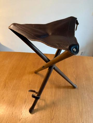 Driepoot kruk / jachtkruk / tripod kruk - lederen zitting beschikbaar voor biedingen