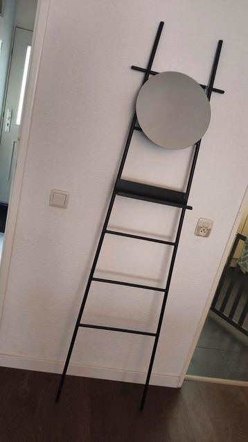 Decoratieve Ladder met spiegel beschikbaar voor biedingen