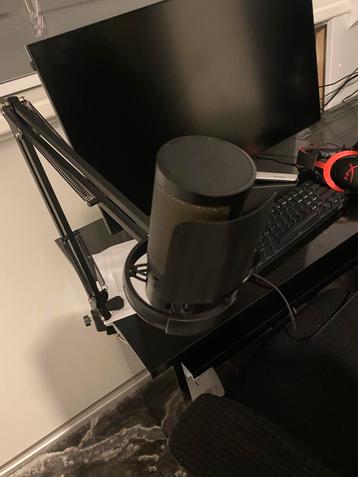Gaming/Streaming Microfoon met Arm - RGB beschikbaar voor biedingen