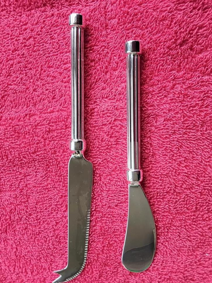 Kaasmesjes,taarschep,lepeltjes,vork,onderzetters,verzilverd, Antiek en Kunst, Antiek | Bestek, Ophalen of Verzenden