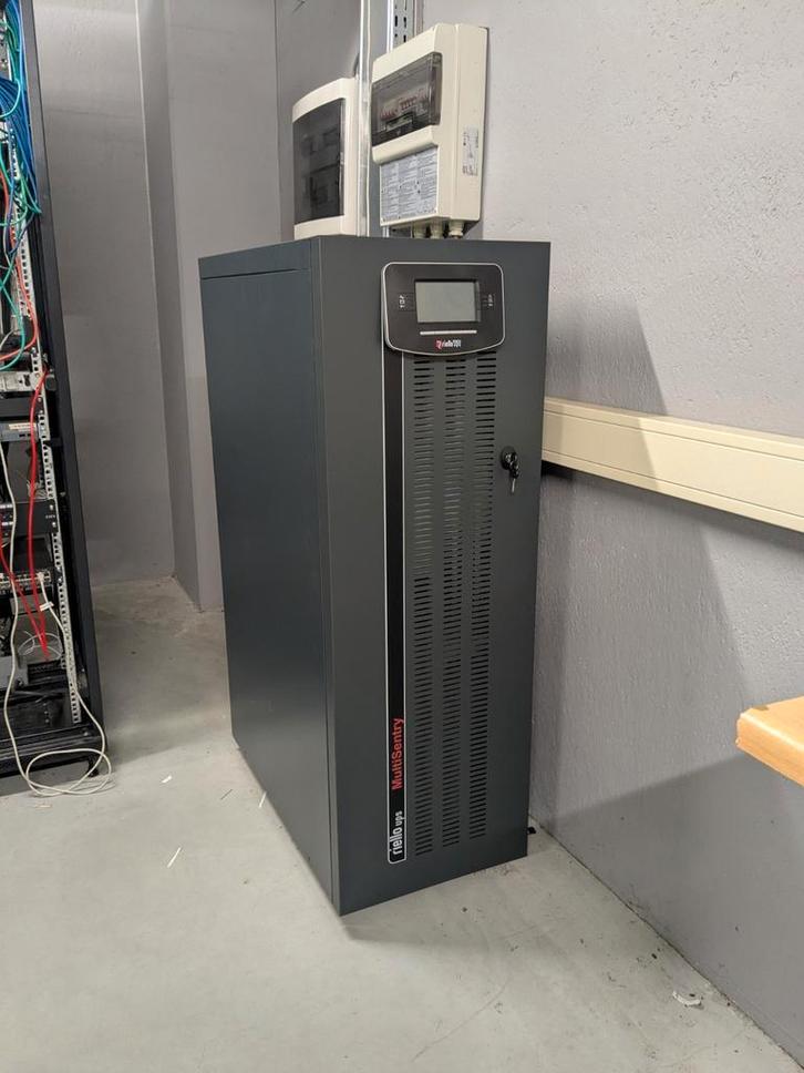 Riello Multi Sentry (lees beschrijving), Doe-het-zelf en Verbouw, Aggregaten, Gebruikt, Overige typen, Minder dan 5 kVA, Ophalen