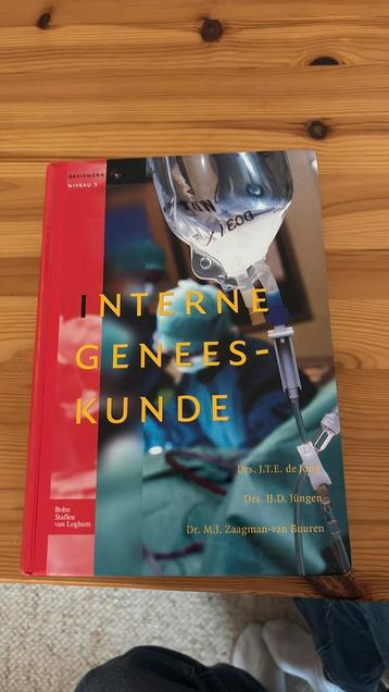 J.T.E. de Jong - Interne geneeskunde beschikbaar voor biedingen