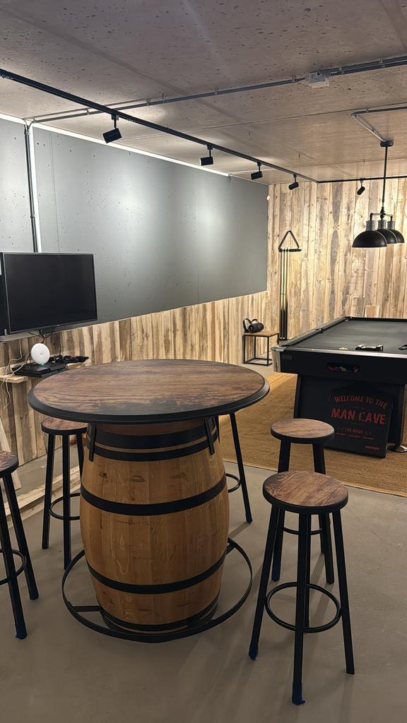 Statafel | bar | wijnvaten | maatwerk | logo, Huis en Inrichting, Barren, Zo goed als nieuw, Ophalen