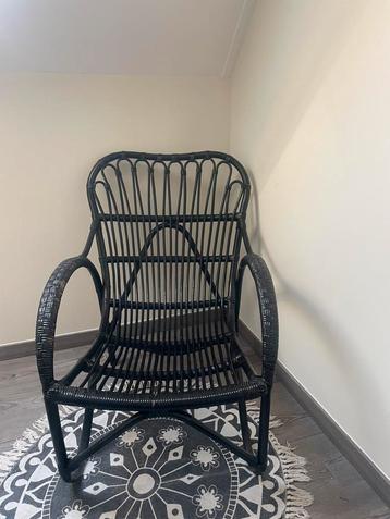 Rotan stoel beschikbaar voor biedingen