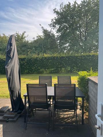 Tuinset tafel met stoelen en parasol! beschikbaar voor biedingen