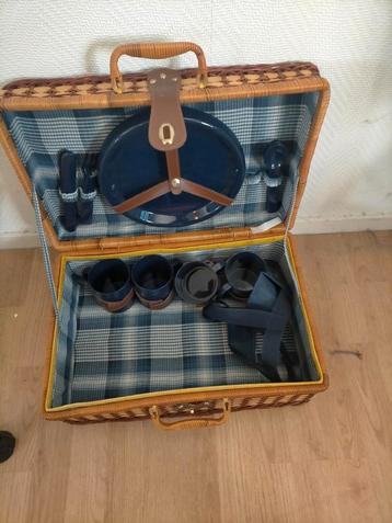 Picknick mand beschikbaar voor biedingen