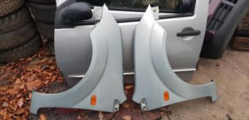 FORD FIESTA VOORSCHERMEN LINKS+RECHTS  BJ 2002 TOT 2007 beschikbaar voor biedingen