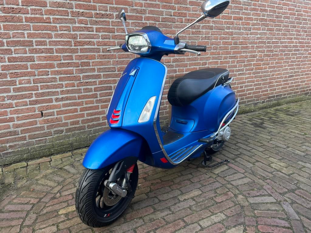 Vespa sprint snor, Fietsen en Brommers, Scooters | Vespa, Zo goed als nieuw, Overige modellen, Maximaal 25 km/u, Benzine, Ophalen