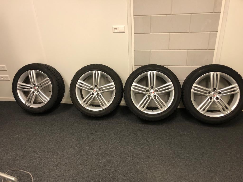 Te koop: Complete winterset Audi A7 – klaar voor de winter, Auto-onderdelen, Banden en Velgen, Ophalen, 18 inch, Winterbanden