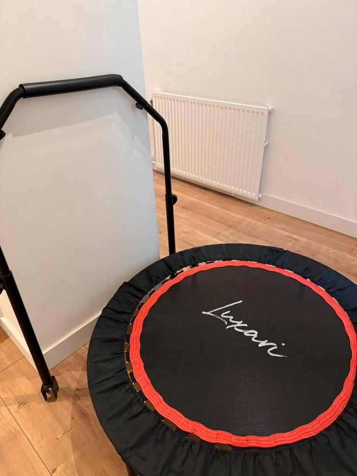 Luxari Fitness Trampoline met Beugel - Zo goed als nieuw, Sport en Fitness, Fitnessmaterialen, Zo goed als nieuw, Balansbord, Benen