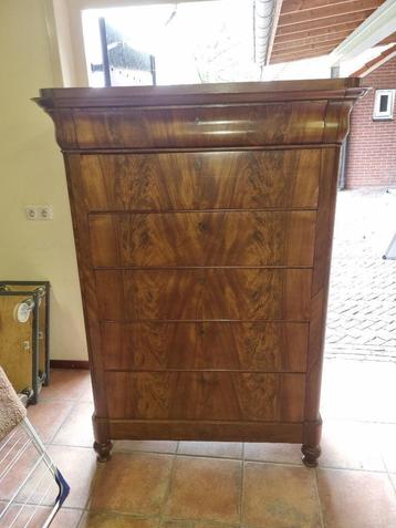 Strakke Antieke Mahonie Zes Laden Kast Chiffoniere  beschikbaar voor biedingen