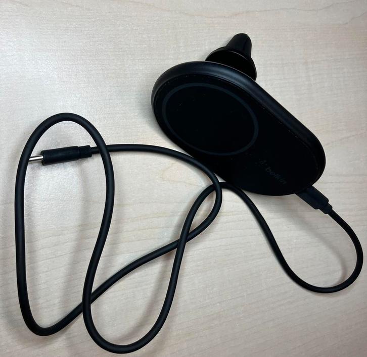 Belkin magnetische 10W iPhone autolader, draadloos, Telecommunicatie, Autoladers, Zo goed als nieuw, Draadloos, Ophalen of Verzenden