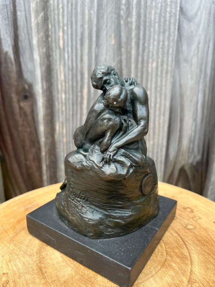 Bronzen beeld 'De Kus' naar Rodin ( gesigneerd + stempel ), Antiek en Kunst, Kunst | Beelden en Houtsnijwerken, Ophalen of Verzenden