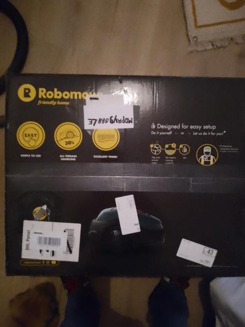 Robomow RT 300 2x ( nieuw), Tuin en Terras, Robotmaaiers, Nieuw, Minder dan 20 cm, Met regensensor, Bestuurbaar via app, Ophalen of Verzenden