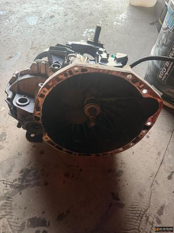 Versnellingsbak Renault master 2.3 code: PF6 M9T beschikbaar voor biedingen