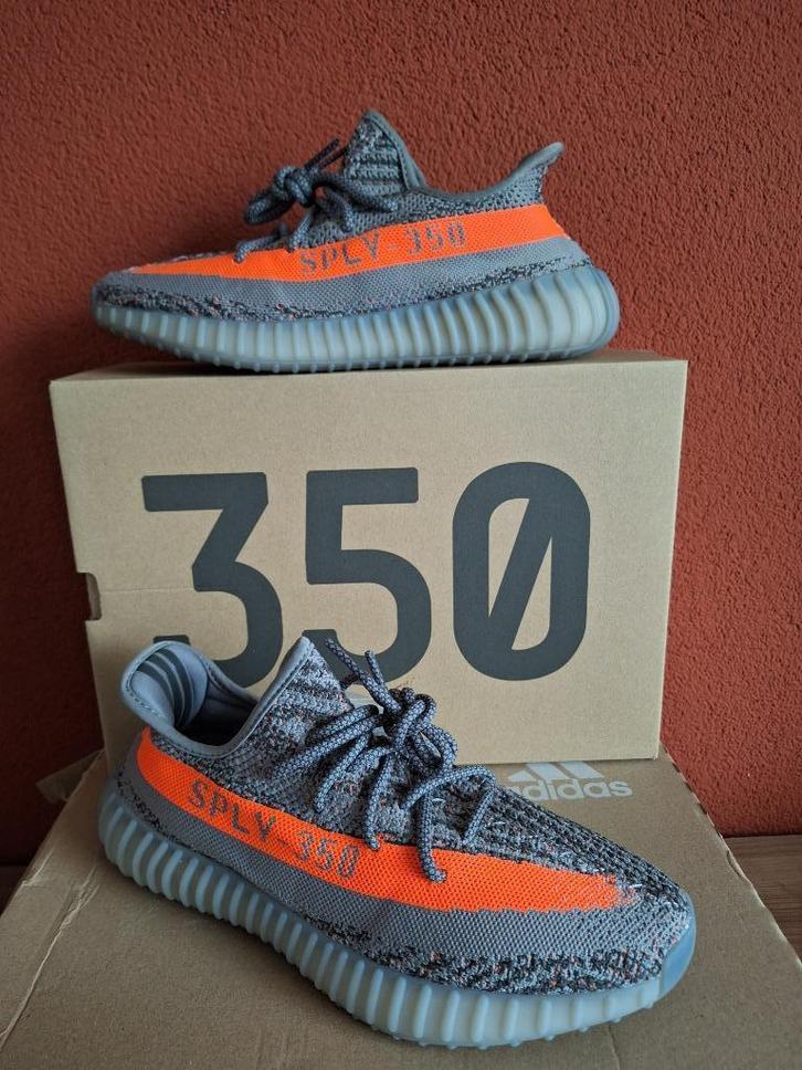 YEEZY BOOST 350 V2 "BELUGA REFLECTIVE" (2024) - maat 44, Kleding | Heren, Schoenen, Nieuw, Sneakers of Gympen, Overige kleuren