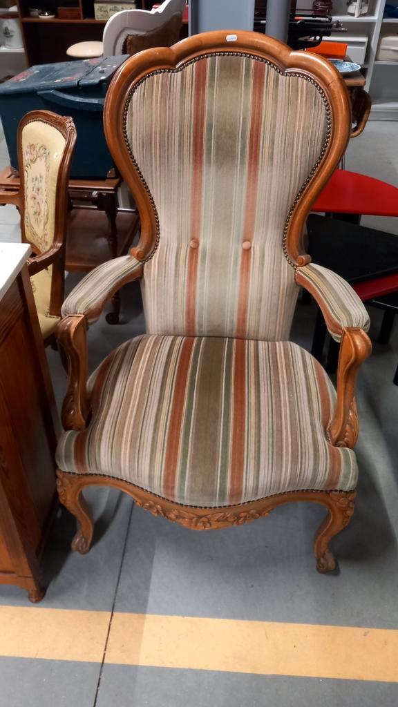 Antieke fauteuil met gestreepte bekleding, Huis en Inrichting, Fauteuils, Gebruikt, Ophalen