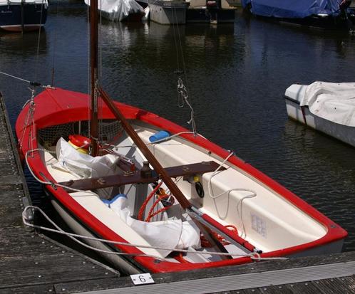 Stern, opvallende, sportieve en ook recreatieve jeugdboot, Watersport en Boten, Open zeilboten, Gebruikt, Overige typen, 3 tot 6 meter