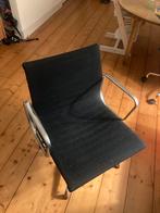 Eames ea108 stoel herman miller, Ophalen, Zo goed als nieuw, Zwart