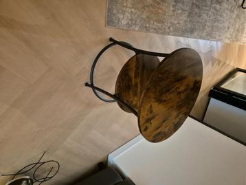 Ronde bijzettafel  beschikbaar voor biedingen