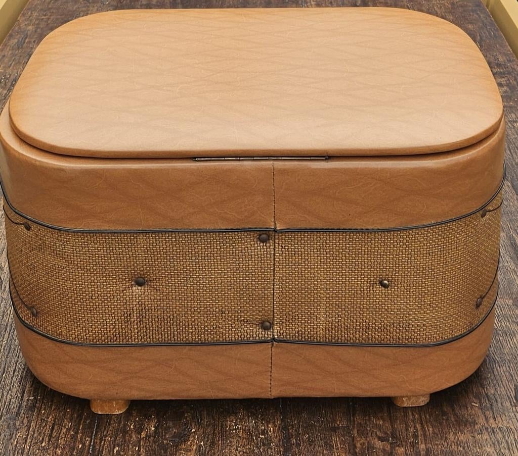 Vintage voetenbank/poef materiaal kunstleder look, Huis en Inrichting, Banken | Voetenbanken en Poefen, Minder dan 50 cm, Gebruikt