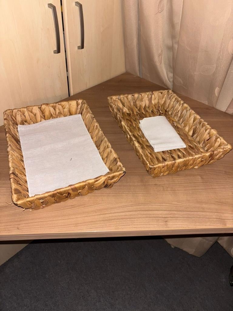 Set van 2 gevlochten fruitmanden met voering – nieuw in doos, Huis en Inrichting, Woonaccessoires | Schalen en Manden, Rond, Nieuw