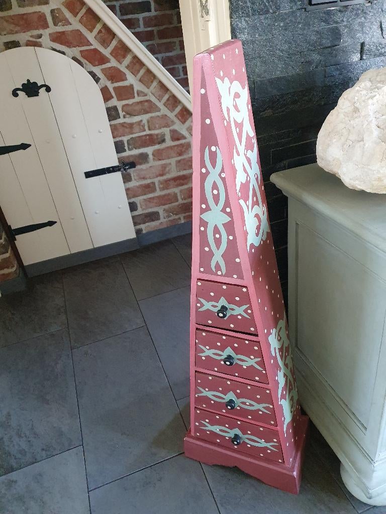 Piramide kastje met 4 laatjes, Ophalen, Zo goed als nieuw, Overige typen