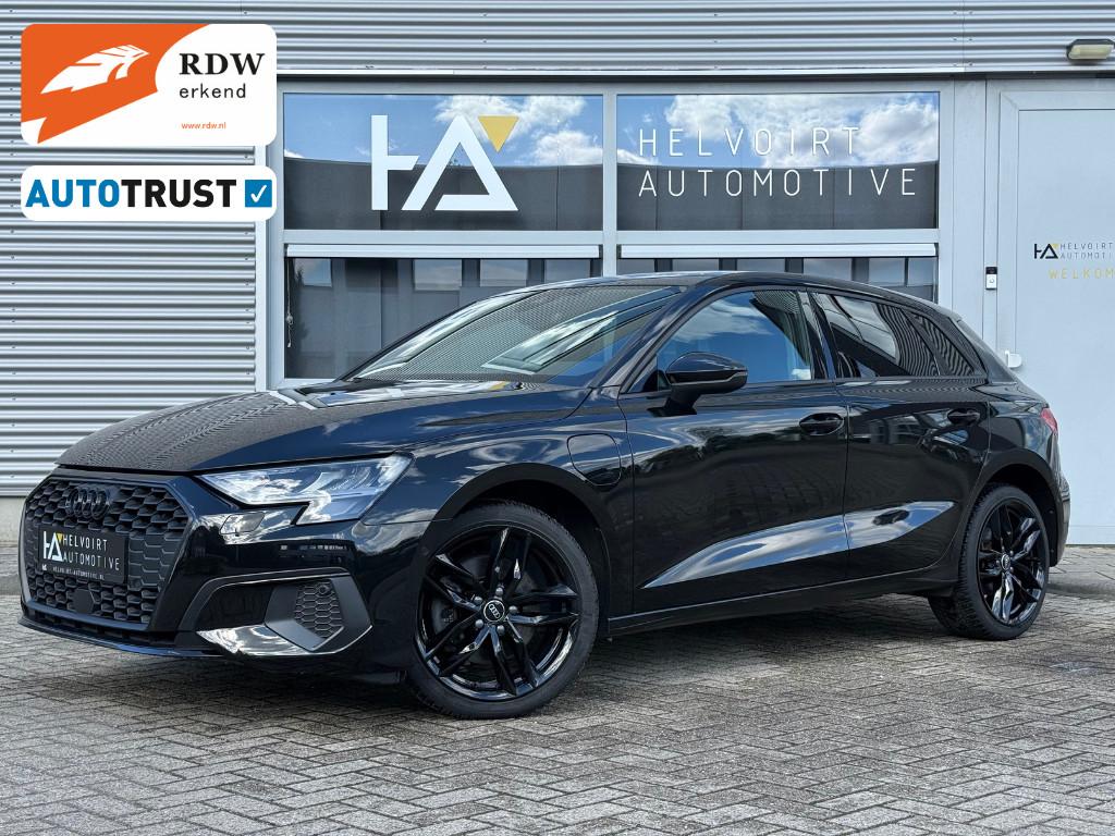 Audi A3 40 TFSI e | B&O | CAMERA | SPORTSTOELEN, Auto's, Stof, Gebruikt, 1535 kg, Zwart