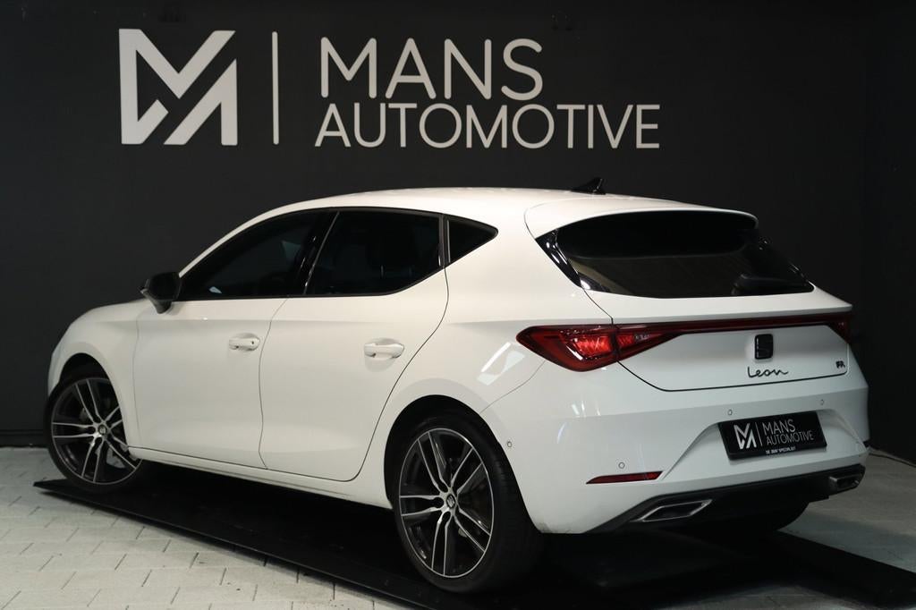 Seat Leon 1.5 eTSI FR / ACC / KEYLESS / CAMERA / SFEERVER /, 4 cilinders, Leon, Leder en Stof, Wit