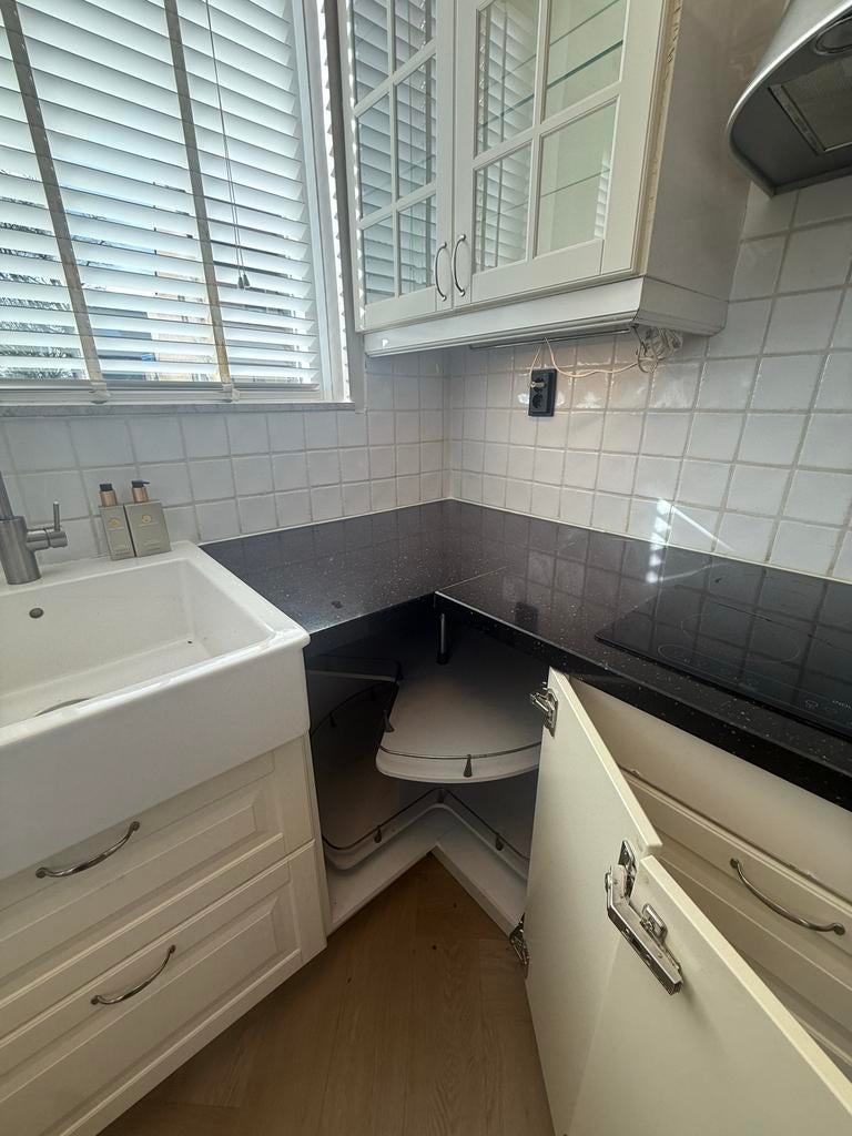 Complete hoekkeuken met apparatuur en composiet blad, Huis en Inrichting, Keuken | Complete keukens, Gebruikt, Wit, Hoekkeuken