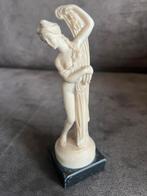 Vintage Beeldje Gesigneerd Venus Albast / Marmer Voetstuk., Verzamelen, Beelden en Beeldjes, Ophalen of Verzenden, Zo goed als nieuw